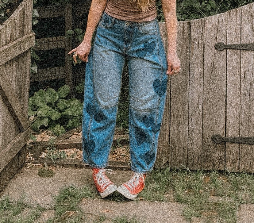 Queen of Hearts Barrel Jeans